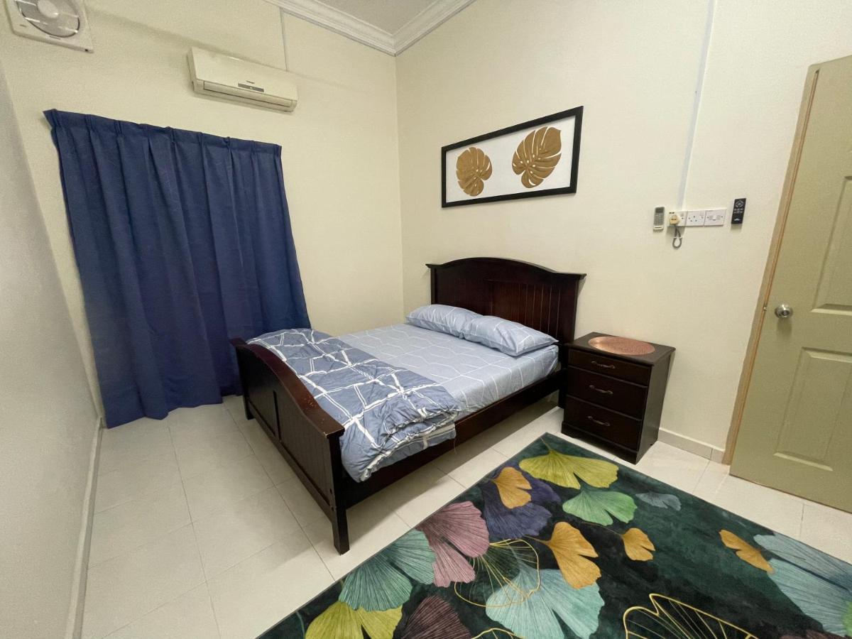 No 61 Nazirin Homestay Tmn Indah Raya 2 Manjung Lumut Exterior photo